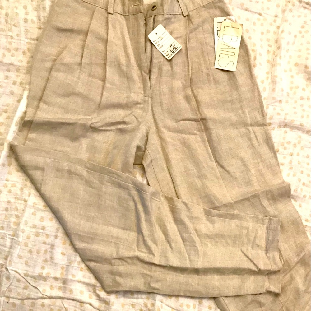 L. Bates women’s dress khaki pants size 10
